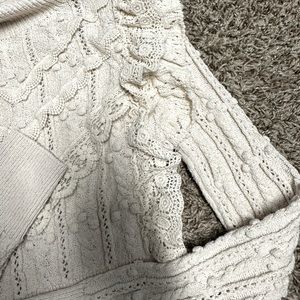 It is a top and long sleeves. It is used.